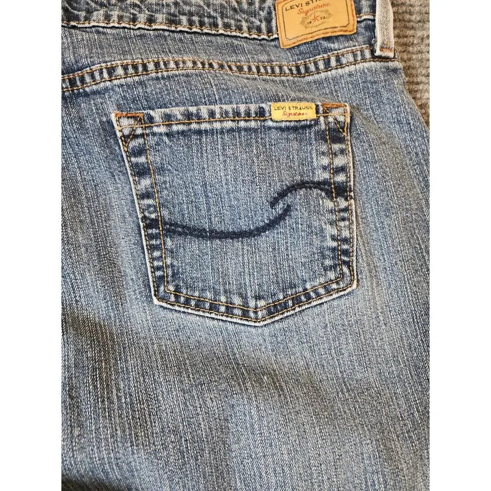 Levi Strauss Womens Size 18 Signature Mid Rise Bootcut Womens Blue Denim Jeans - Picture 12 of 15